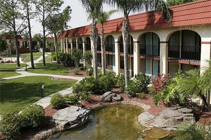 Maingate Lakeside Resort